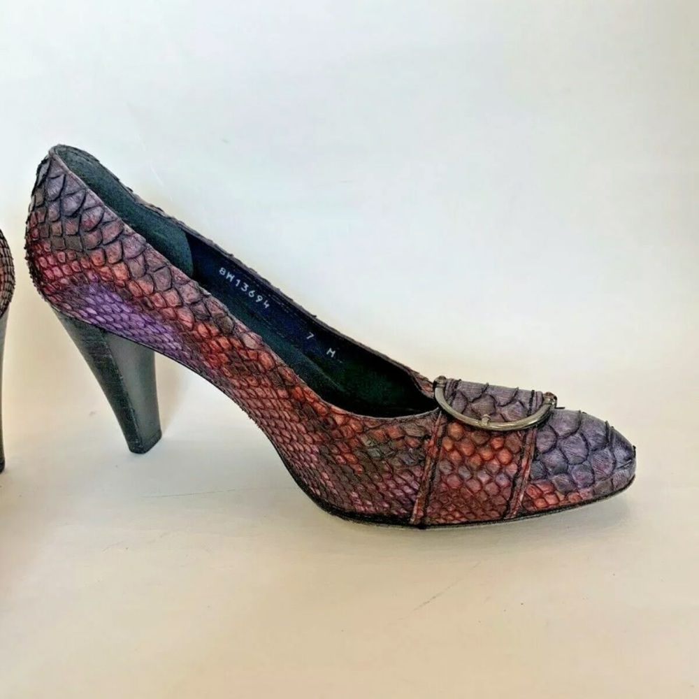 Stuart Weitzman Purple Pink Python Snakeskin Heel… - image 3